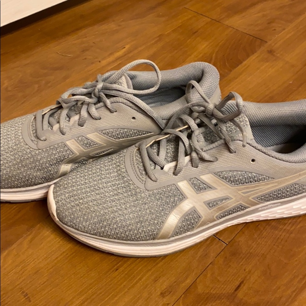 ASICS Running Shoes - Picture 3 of 4
